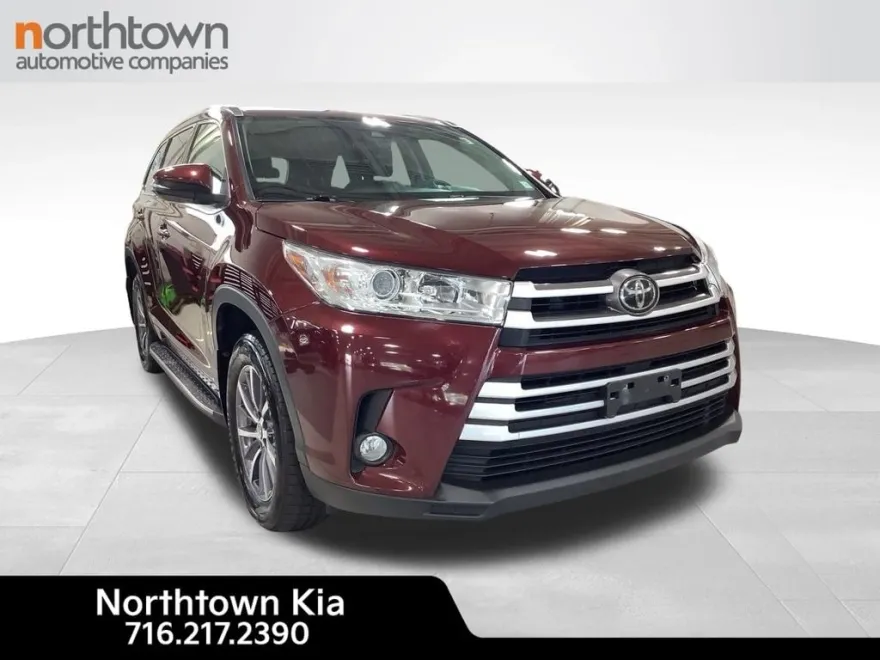 2017 Toyota Highlander XLE photo 1