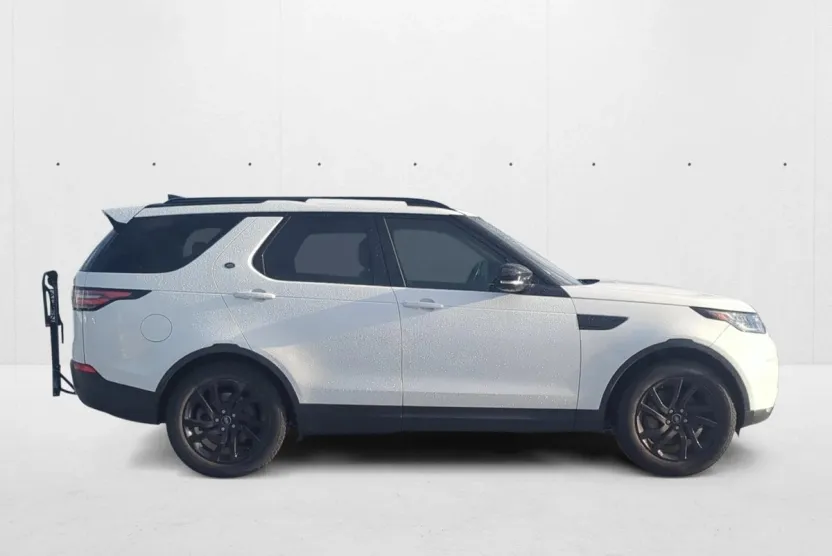 2018 Land Rover Discovery HSE photo 1