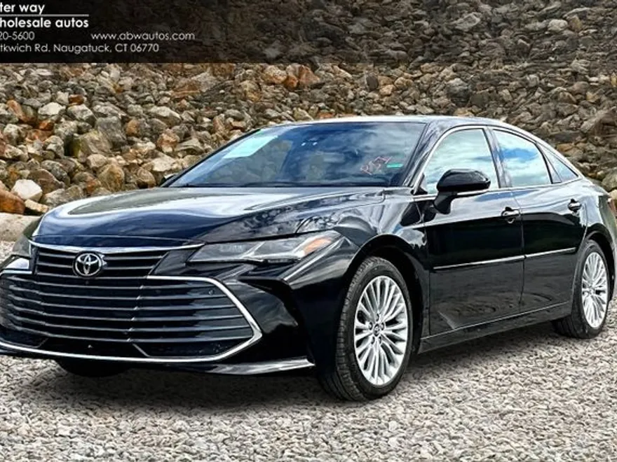 2020 Toyota Avalon Limited photo 1