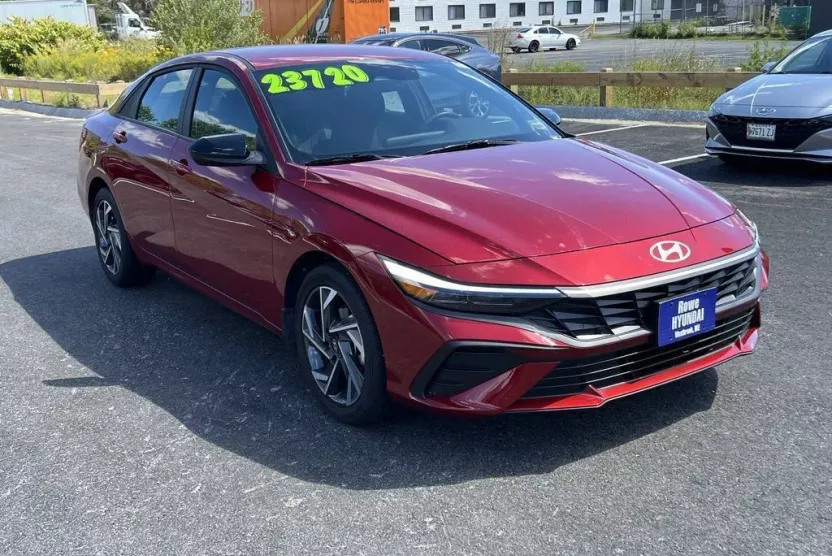 2025 Hyundai Elantra SEL Sport photo 1