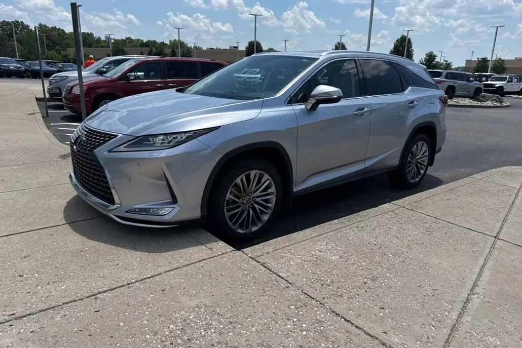 2022 Lexus RX 450hL Luxury photo 1
