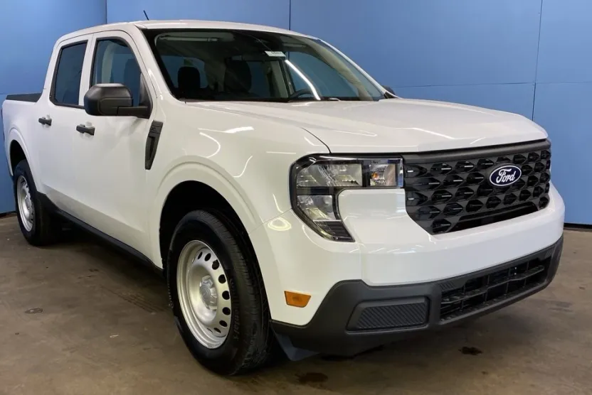 2025 Ford Maverick XL photo 1