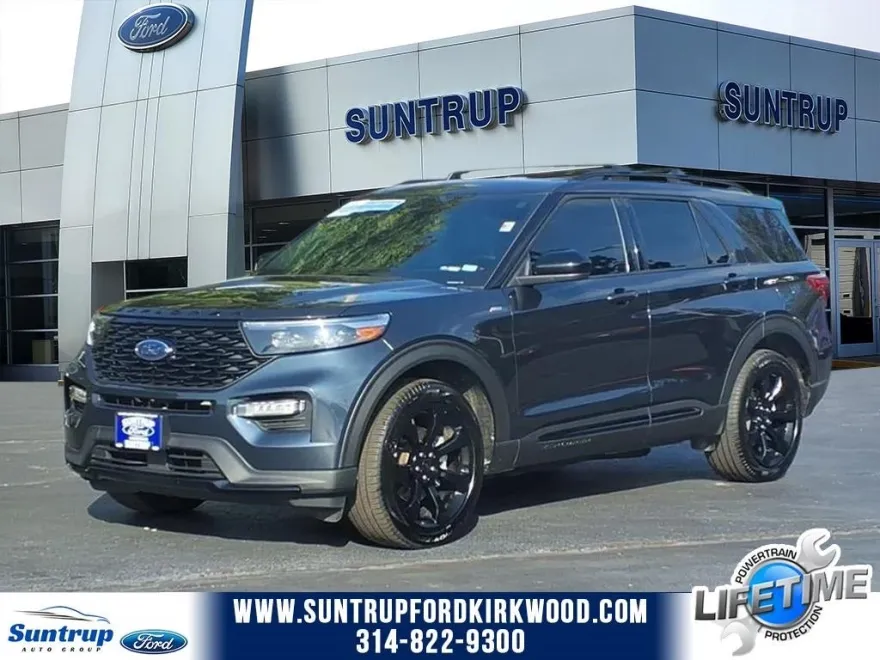 2023 Ford Explorer ST-Line photo 1