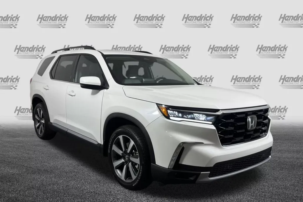 2025 Honda Pilot Touring photo 1