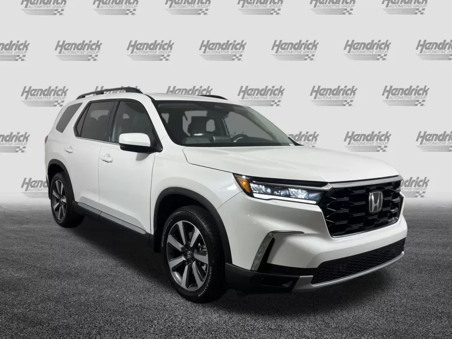 2025 Honda Pilot Touring photo 1