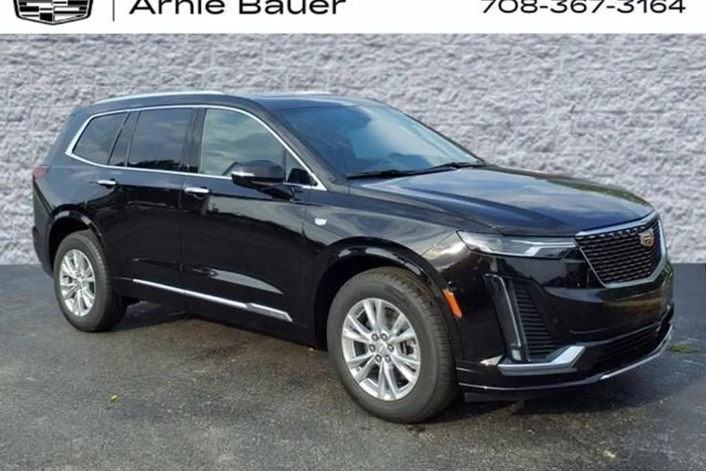 2025 Cadillac XT6 Luxury photo 1