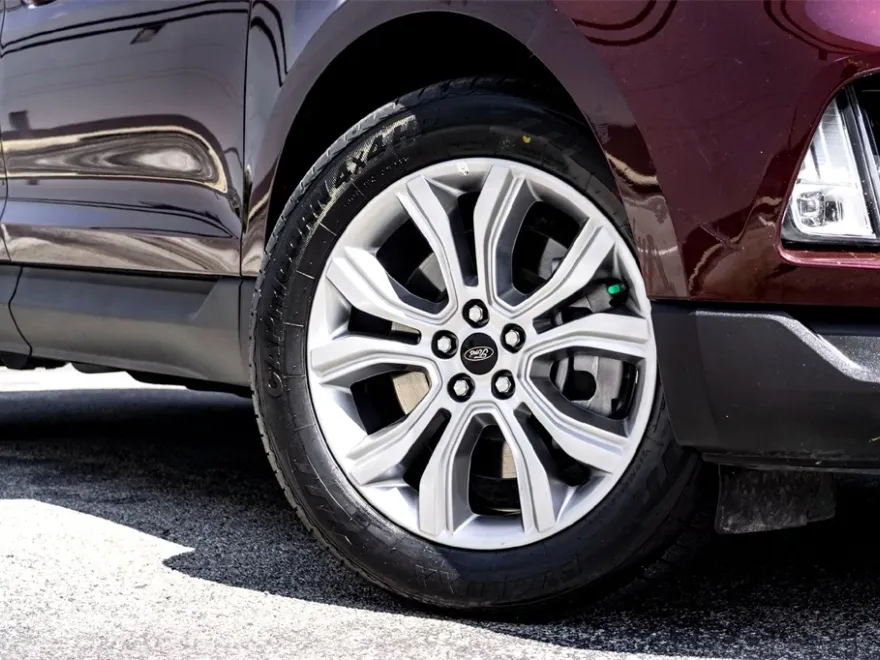 2024 Ford Edge Titanium photo 1