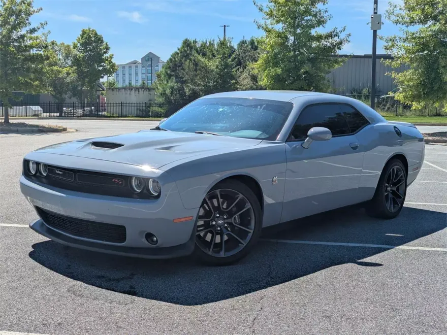 2022 Dodge Challenger R/T Scat Pack photo 1