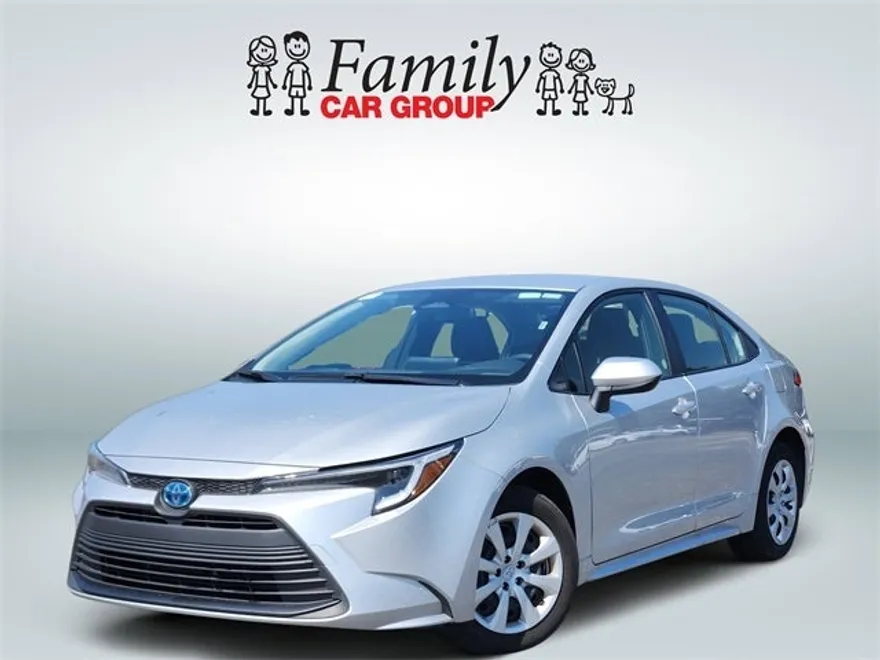 2025 Toyota Corolla Hybrid LE photo 1
