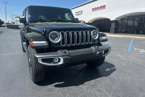 2025 Jeep Wrangler Sahara photo 2