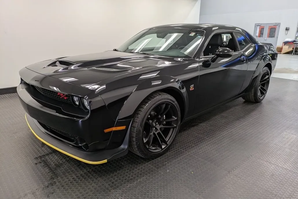 2023 Dodge Challenger R/T Scat Pack Widebody photo 1