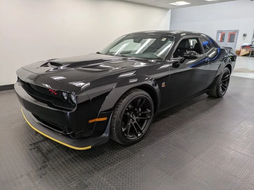 2023 Dodge Challenger R/T Scat Pack Widebody photo 1