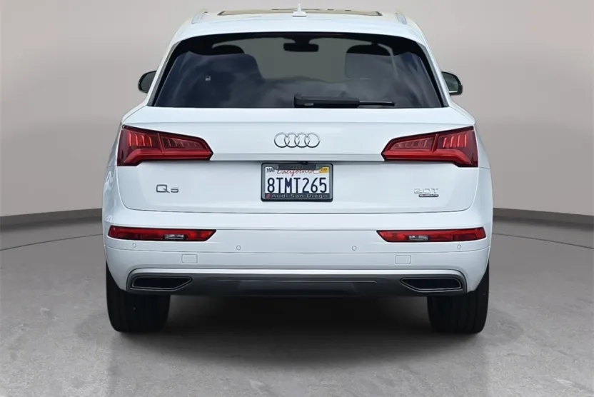 2018 Audi Q5 2.0T Premium Plus photo 1