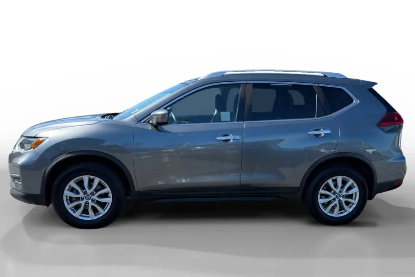 2020 Nissan Rogue SV photo 1