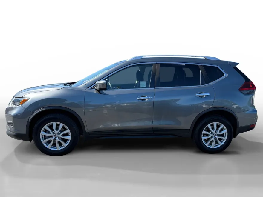 2020 Nissan Rogue SV photo 1