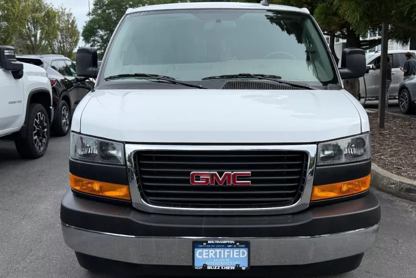 2024 Gmc Savana Cargo 2500 photo 1