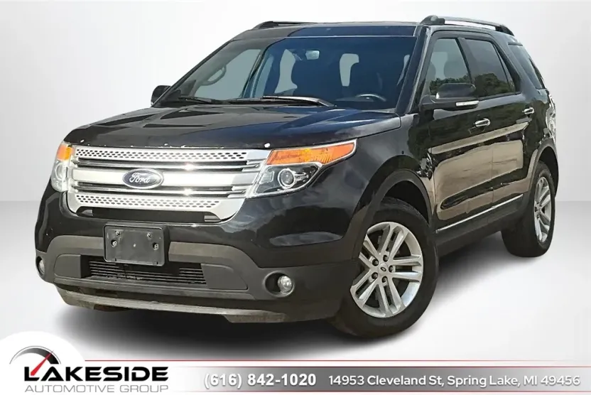 2015 Ford Explorer XLT photo 1