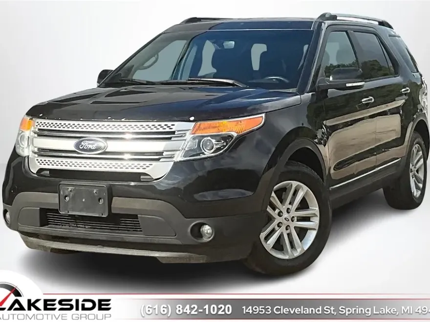 2015 Ford Explorer XLT photo 1