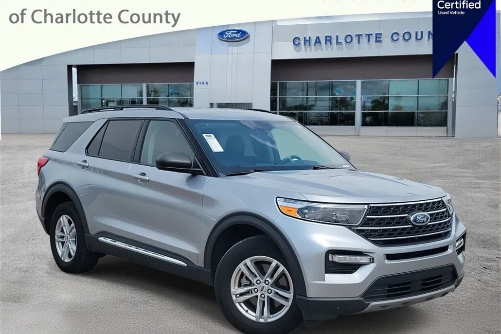 2023 Ford Explorer XLT photo 1