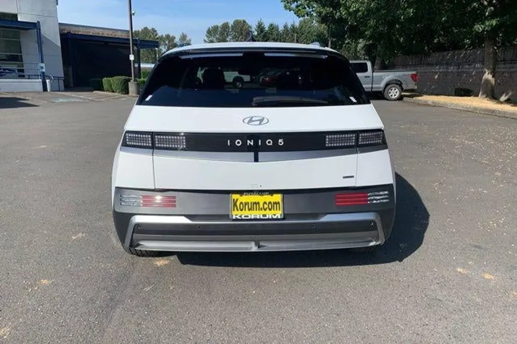2025 Hyundai Ioniq 5 SEL photo 1