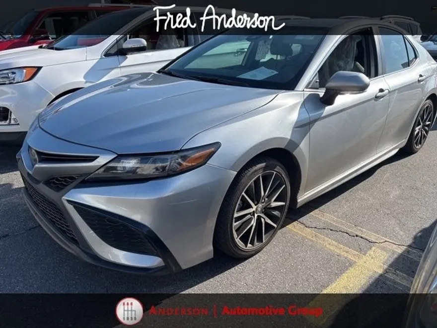 2024 Toyota Camry SE photo 1