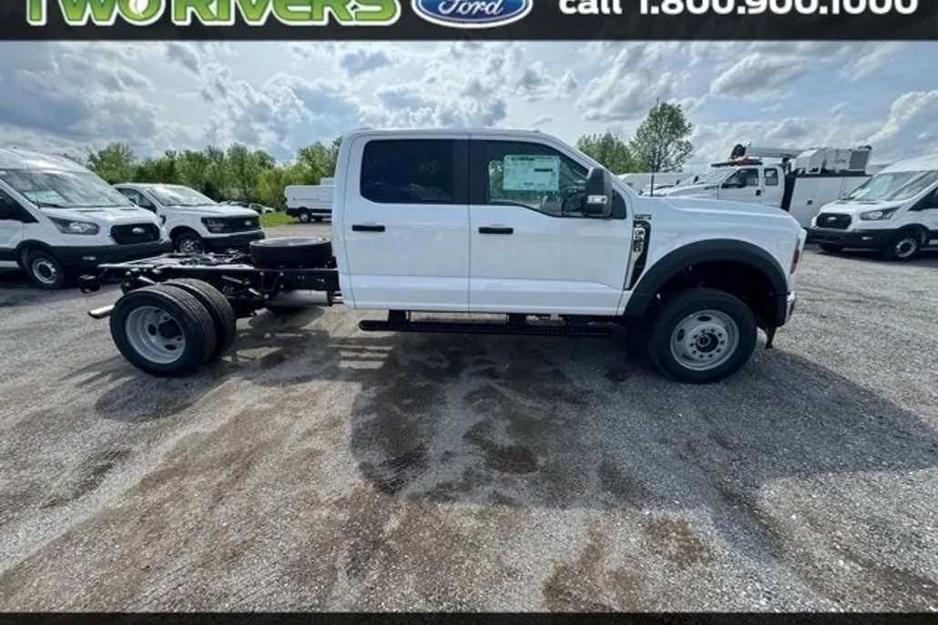 2025 Ford F-550 photo 1