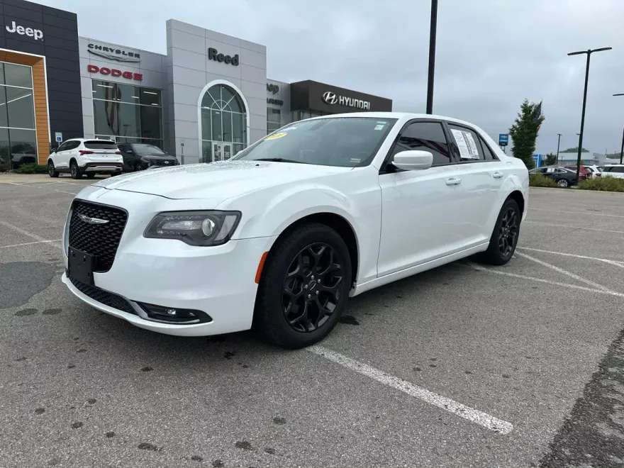 2020 Chrysler 300 photo 1