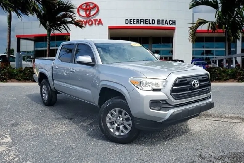 2016 Toyota Tacoma SR photo 1
