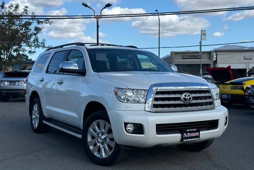 2013 Toyota Sequoia Platinum photo 1