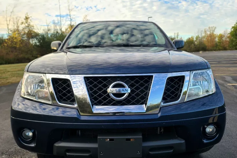 2019 Nissan Frontier Crew Cab SV photo 1