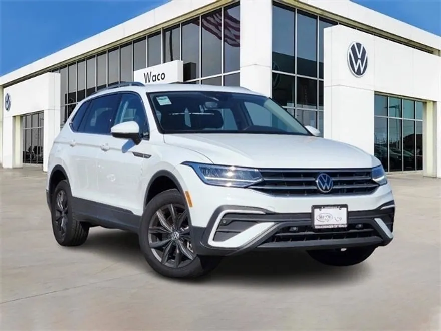 2024 Volkswagen Tiguan SE photo 1