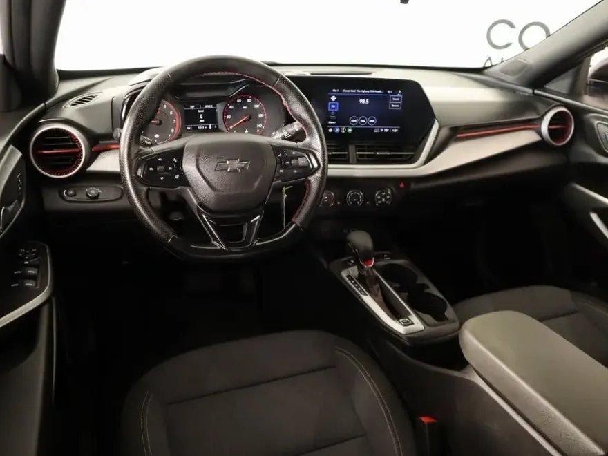 2024 Chevrolet Trax photo 1