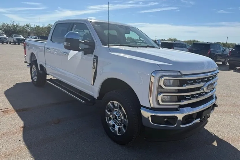 2026 Ford F-250 Lariat photo 1