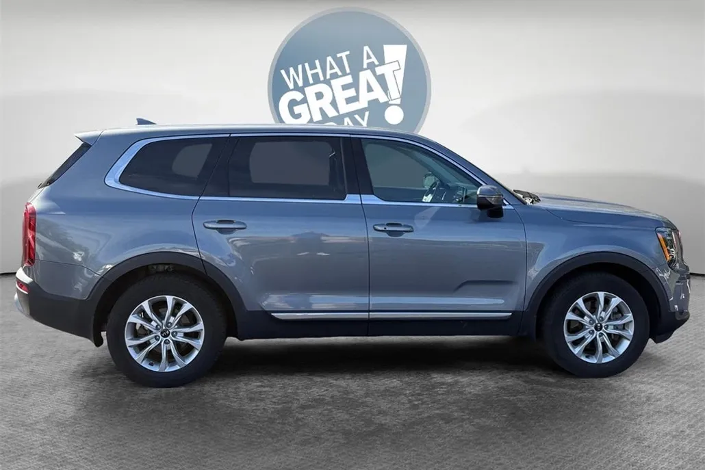 2021 Kia Telluride LX photo 1