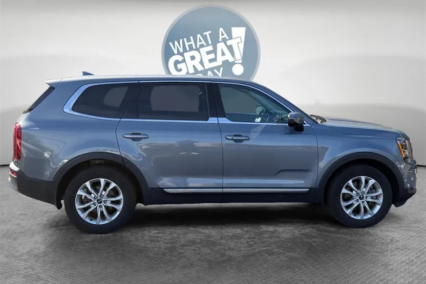 2021 Kia Telluride LX photo 1