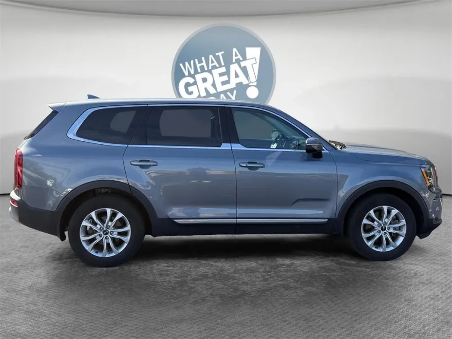 2021 Kia Telluride LX photo 1