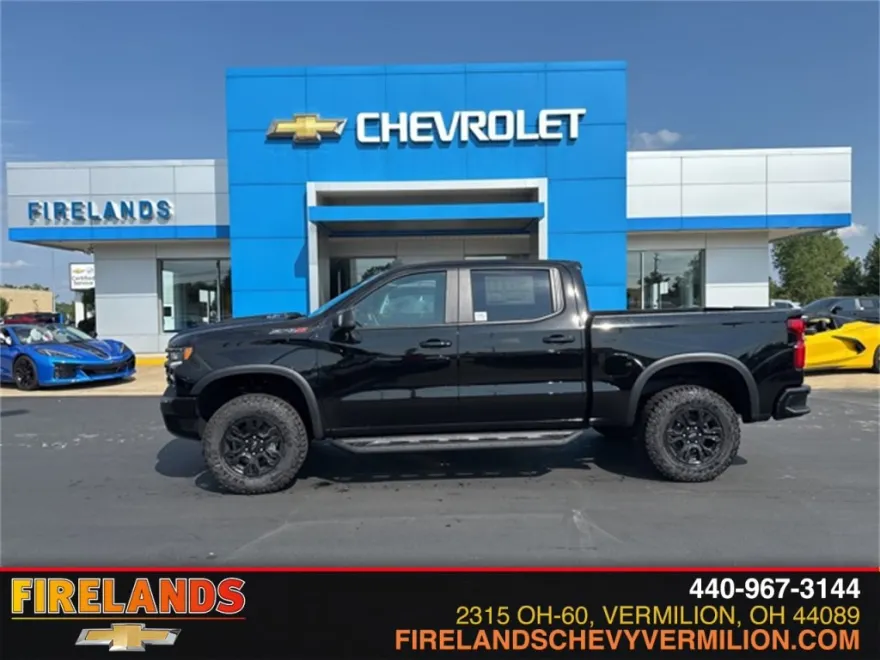 2025 Chevrolet Silverado 1500 ZR2 photo 1