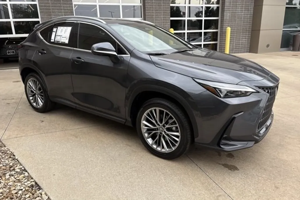 2026 Lexus NX 350h Premium photo 1