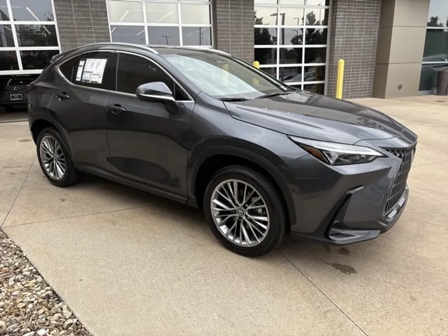 2026 Lexus NX 350h Premium photo 1