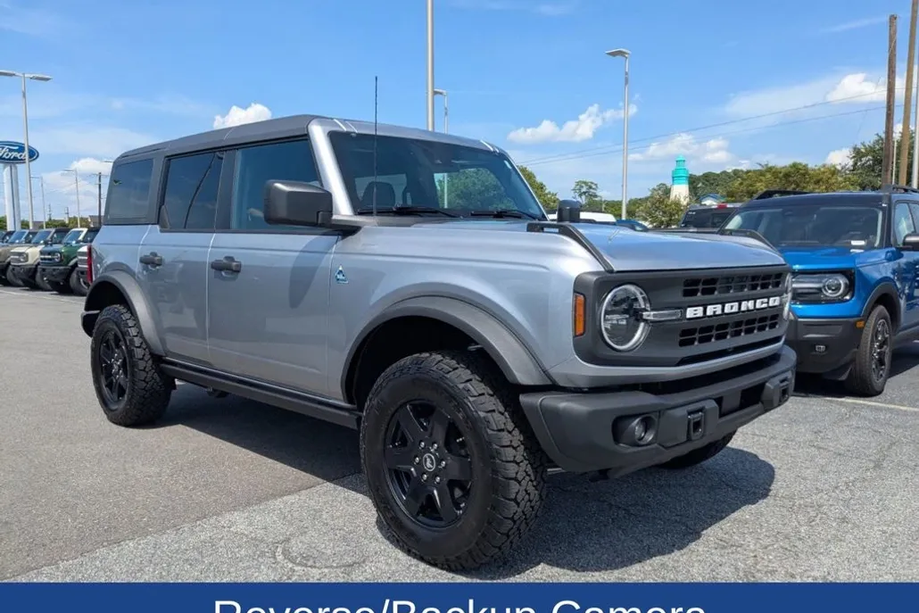 2024 Ford Bronco Black Diamond photo 1