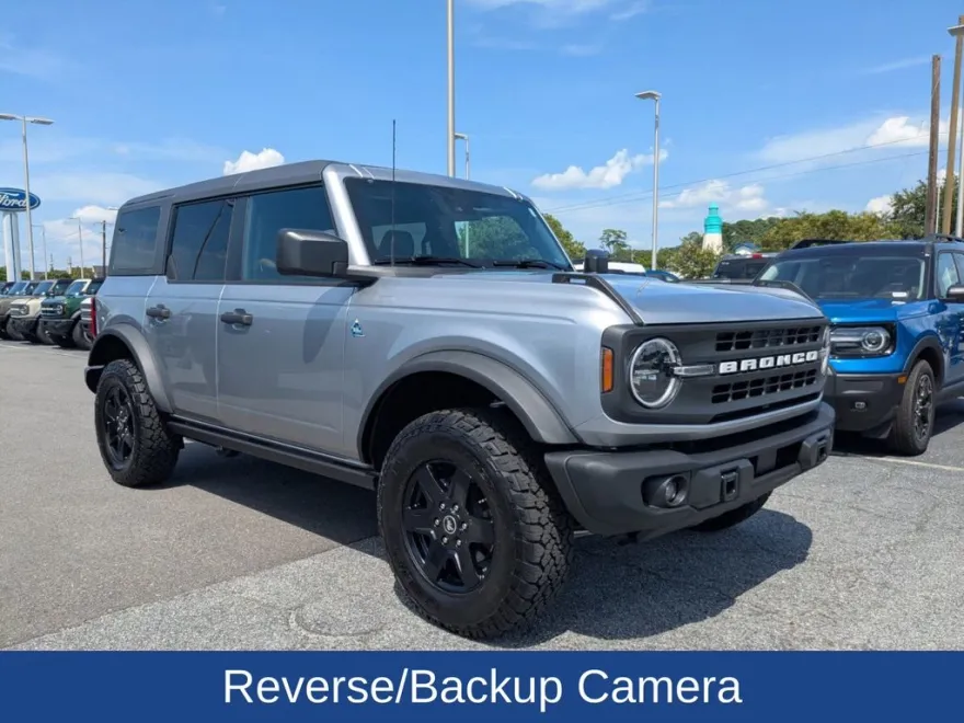 2024 Ford Bronco Black Diamond photo 1