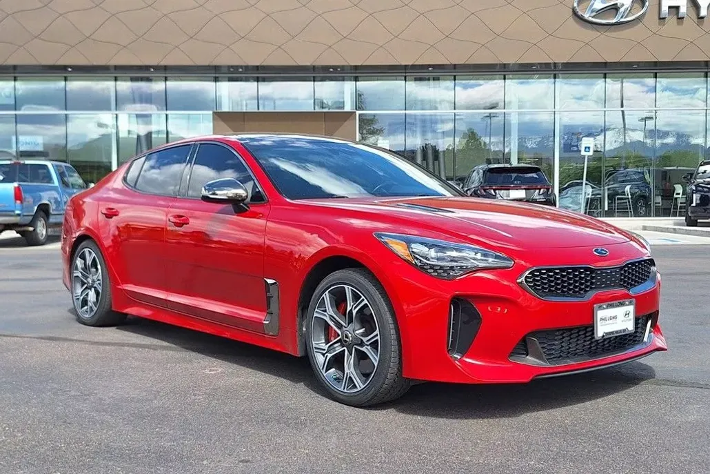 2018 Kia Stinger GT2 photo 1