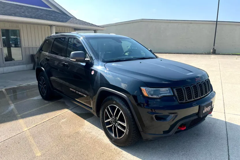 2019 Jeep Grand Cherokee Trailhawk photo 1