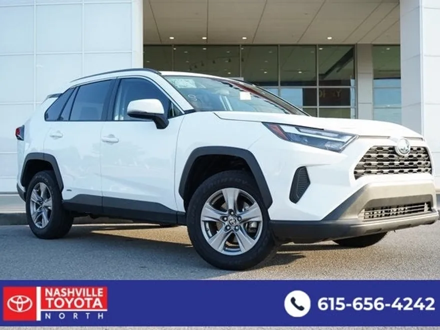 2024 Toyota RAV4 Hybrid XLE photo 1