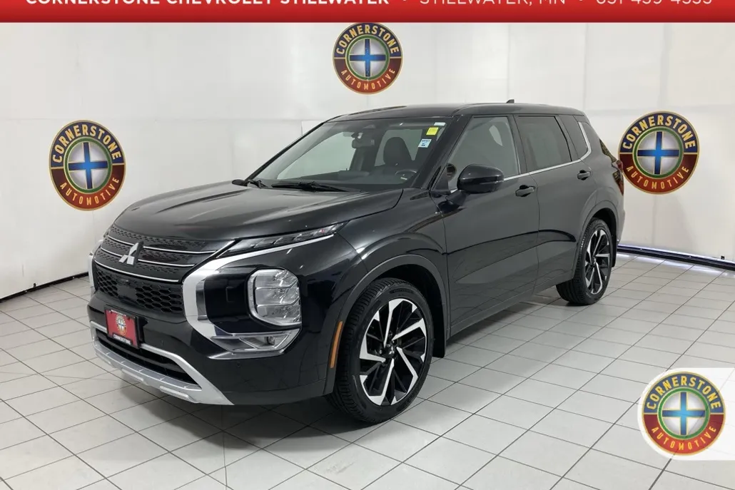 2022 Mitsubishi Outlander SE Launch Edition photo 1