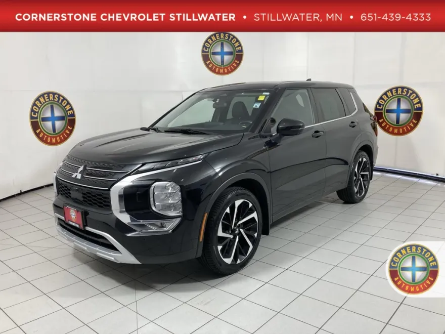2022 Mitsubishi Outlander SE Launch Edition photo 1