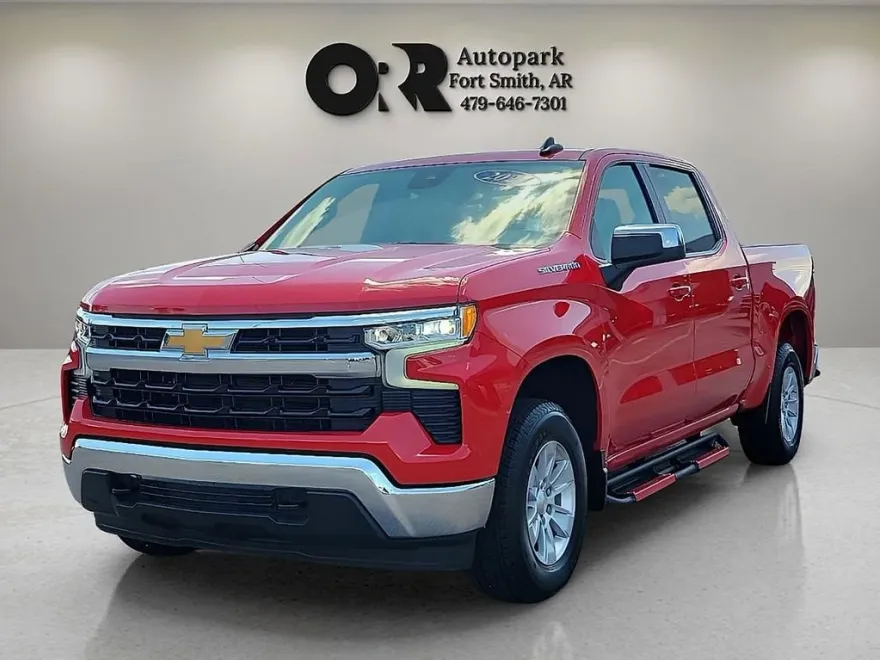 2024 Chevrolet Silverado 1500 LT photo 1