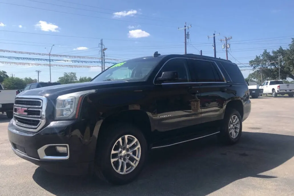 2017 Gmc Yukon SLT photo 1