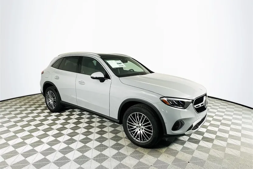2026 Mercedes Benz GLC 300 4MATIC photo 1