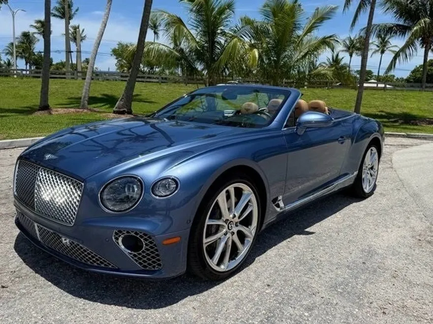2022 Bentley Continental GT V8 photo 1